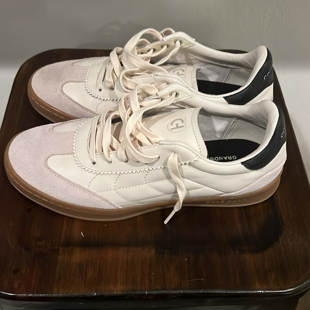 6.5 Cole Haan tennis shoes